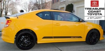 NUEVO OEM SCION tC 2011-2016 TRD CARROCERÍA INFERIOR GRÁFICOS JUEGO DE 2 PIEZAS Foto 1 de 3