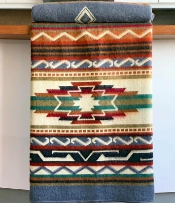 EXTRA LARGE SOFT & WARM ALPACA WOOL BLANKET 75x90" NATIVE SOUTH AMERICAN PATTERN - Image 1 of 4