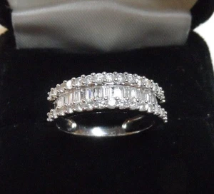 14K WG LADIES RING WITH DIAMONDS - Picture 1 of 9