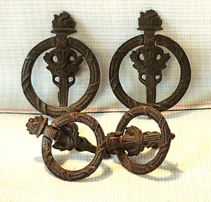 4 cassetti vittoriani tiratori ottone bronzo ALI DI TORCIA FOGLIE DI ALLORO pomelli anello lotto13 - Foto 1 di 5