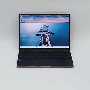 ASUS Zenbook S UX393E 13,9" i7-1165G7 2,8 GHz 16 GB RAM 1 TB SSD - Foto 1 di 9