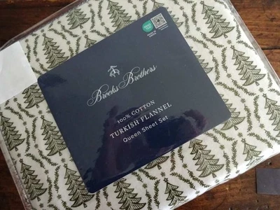 CONJUNTO DE LENÇÓIS RAINHA FLANELA ÁRVORES PERENES VERDE OLIVA NATAL BROOKS BROTHERS - Imagem 1 de 4