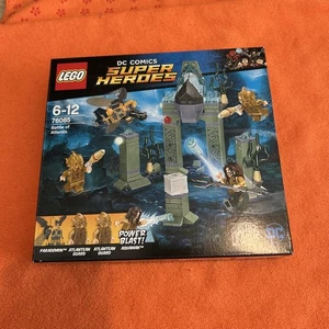 LEGO DC Universe Super Heroes Das Kräftemessen um Atlantis (76085) mit OVP - Bild 1 von 3