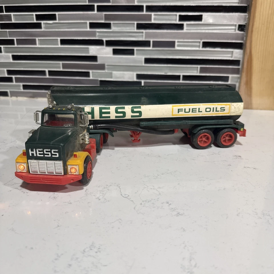 Camión cisterna Hess 1977 funcionando sin caja Foto 1 de 4