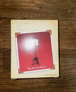Hallmark Keepsake 2005 The Joy Of Music Vintage Christmas Ornament Original Box - Picture 1 of 3