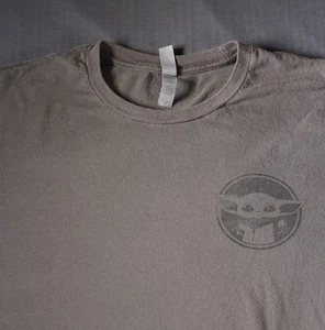 Mandalorian Shirt Herren Medium Season 2 Crew Reel Security Star Wars Grogu Promo - Bild 1 von 8