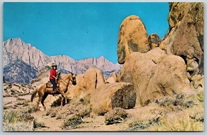Vintage Alabama Hills AL Lone Pine Peak & Mt Whitney Felsformationen Ansicht Postkarte - Bild 1 von 2