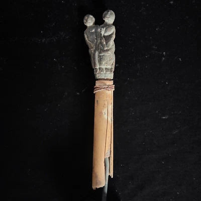 Arte escultura tribal antiguo ancestral Kalimantan Borneo Ngaju Hampatong Dayak Foto 1 de 4