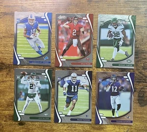 Football Rookie Card Lot 2021 Panini Absolute Football 6 Star Rookie Cards - Bild 1 von 2