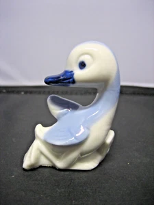 Hand made blue and white porcelain duck figurine - Imagen 1 de 5