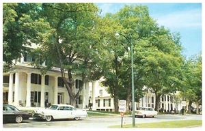 '56 Cadillac Limousine, '55 Nash Hardtop AT Manchester-in-the-Mountains, Vermont - Bild 1 von 3