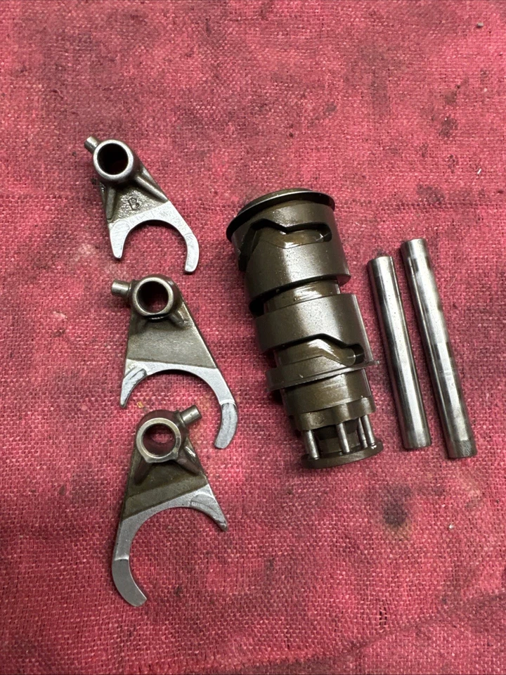 Horquillas de cambio de transmisión ktm 65 sx con tambor 2000 Foto 1 de 4