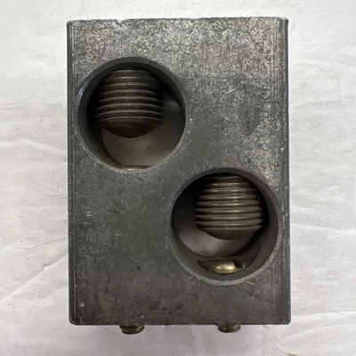 Ilsco D1769 250-500 MCM  CMC CDA-501 TA600LA Breaker Terminal Lug - Image 1 of 4