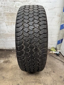 1x255/60/R20 Goodyear Wrangler todo terreno 8,6-9,2 mm sin reparación 2224.    170910 - Imagen 1 de 3