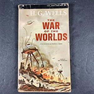 H.G. Wells "The War Of The Worlds" 1964 Airmont Classic Series Paperback - Picture 1 of 5
