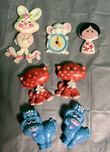 VTG Avon pins 2 cats, 2 Cows, Mouse & Clock, Girl & Bunny on skates - Picture 1 of 10