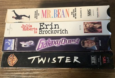 Lot Of 4 VHS 90’s 2000s Twister, Galaxy Quest, Erin Brockovich, Mr. Bean Foto 1 de 4