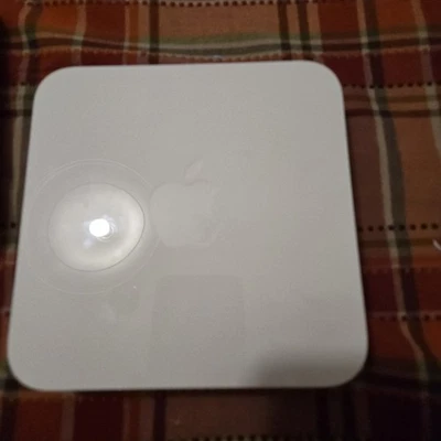 Apple Airport Extreme A1143 4-Port Wireless N Router  - Image 1 of 4