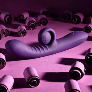Playboy CURLICUE - Picture 1 of 10
