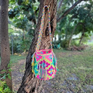 Bolso Boho Bucket MULTICOLOR 🇨🇴 Hecho a Mano Grande Tribu Wayuu - Imagen 1 de 10