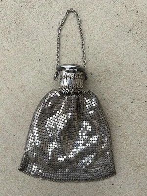 Bolso Cartera Acordeón Puerta Malla Ampliable Plateado Whiting & Davis Años 20 De Colección Foto 1 de 4