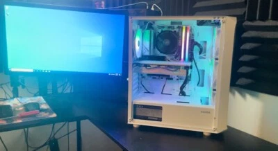 PC para juegos de deportes electrónicos completamente nueva Foto 1 de 4