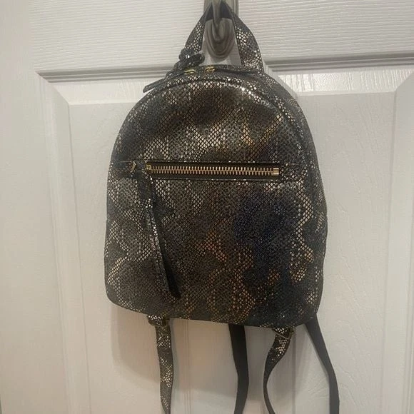 Mochila Fossil con estampado negro y dorado Foto 1 de 4