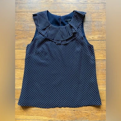 JCREW Navy Blue Polka Dotted Sleeveless Ruffle Collar Silk Blouse sz 0 Foto 1 de 4