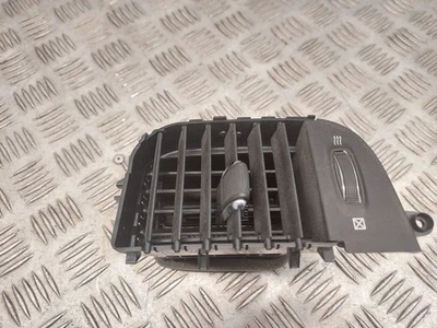 Dodge RAM 2015 Essence Avant Grille d'aération centrale 5MK68DX9AA ATV67204 - Photo 1/4