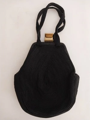 Bolso de mano pequeño vintage de 1940 con cierre de latón estilo decorativo Foto 1 de 4