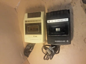 2 X Commodore Datassette - NON TESTATO, RICAMBI/RIPARAZIONE - Foto 1 di 14