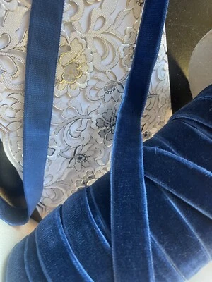 60 yards Clearance wholesale roll royal blue velvet ribbon 5/8" - Image 1 of 3