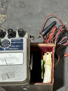 Vintage Herman Sticht Handkurbel Megohmer  - Bild 1 von 7