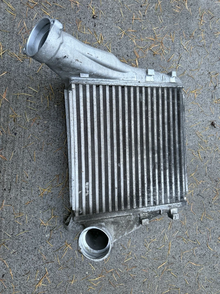 ✅ Intercooler derecho PORSCHE CAYENNE 958 2011-2018 4,8 L TURBO 7L5145804D Foto 1 de 3