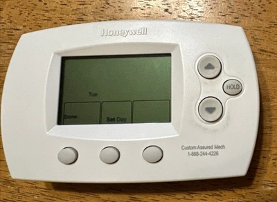 Honeywell TH6110D1005 0552 Programmable Thermostat With Instructions - Image 1 of 4