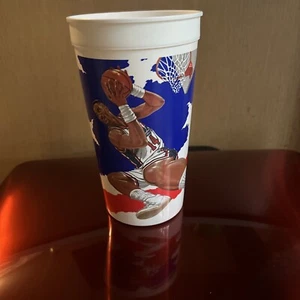 Alonzo Mourning Dream Team 2 Vintage 1994 Team USA McDonalds Sammlerbecher - Bild 1 von 4