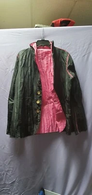 Pliegues Ping Imports Coll. Chaqueta.  Tiene 1 chaquetas. Talla mediana.  Color rosa/negro. Foto 1 de 4