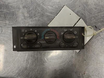 Controlador de calor/ac Chevrolet Venture control montado en el tablero, con descongelación trasera 01 02 Foto 1 de 2