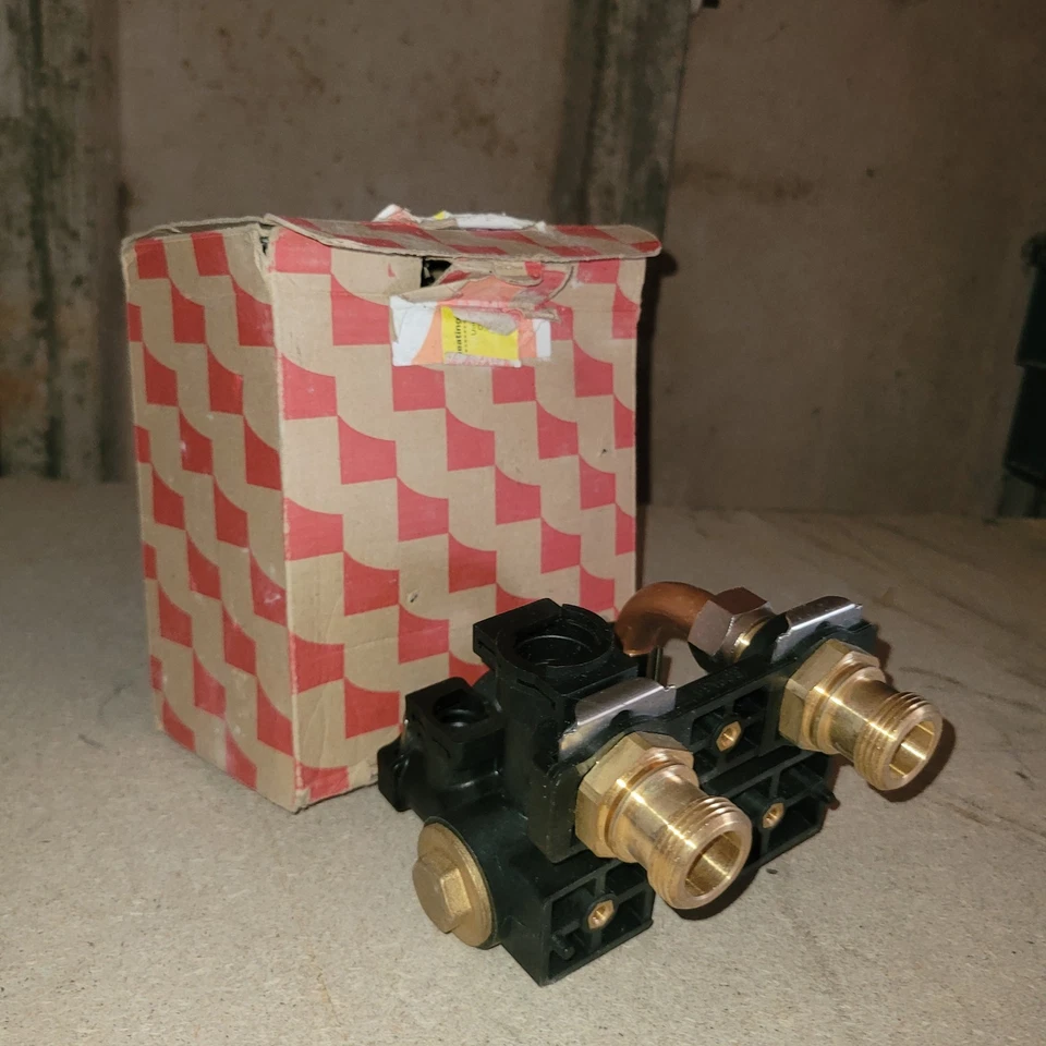 Glowworm 2000802131 Sanitary Block “GENUINE PART”  - Image 1 of 1