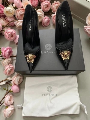Bomba Versace La Medusa charol negro talla 38 IT/7,5-8US Foto 1 de 2