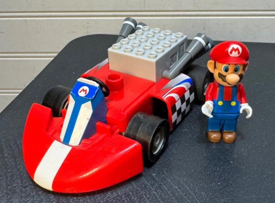 K'Nex Mario Kart Motorized Car and figure (lot b) - Image 1 of 4
