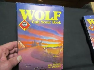 Libro Wolf Cub Scout, 1986 tapa dura, edición limitada de 500 MB - Imagen 1 de 1