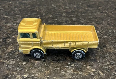 Camión Mercedes Lesney Matchbox Superfast dorado No. 1.  Ventana agrietada. Foto 1 de 4