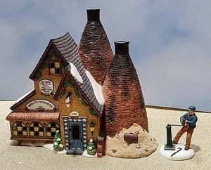 Dept 56 Royal Staffordshire Porcelains Dickens Village Heritage #56-58481 - Bild 1 von 13