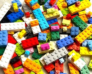 100 LEGO Basic Bricks Blocks Sizes 1x1 1x2 2x2 2x4 2x6 bulk lot mix colors large - Picture 1 of 13