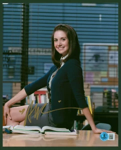 ALISON BRIE Signed 8x10 Sexy Photo Annie Edison Community Autographed BAS - Picture 1 of 1