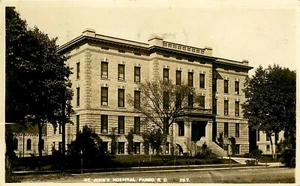 ST JOHN'S HOSPITAL, 1910 RPPC, FARGO, NORTH DAKOTA, VINTAGE POSTCARD - Picture 1 of 2