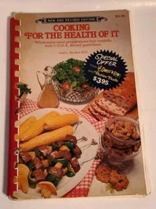 Cooking For The Health Of It New and Revised Edition 1983 Spiral Bound CookBook - Foto 1 di 11