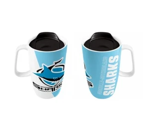 127161 CRONULLA SHARKS NRL TEAM LOGO 500ML CERAMIC TRAVEL MUG WITH HANDLE - Foto 1 di 1