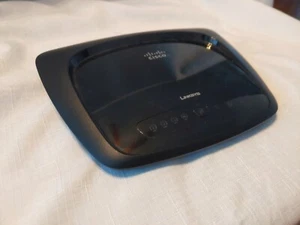 Router inalámbrico N Linksys WRT120N 150 Mbps 4 puertos 10/100 - sin adaptador de corriente - Imagen 1 de 1
